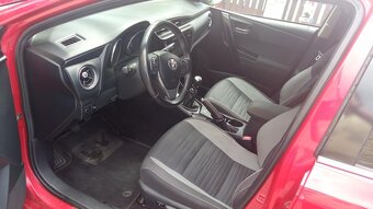 Toyota Auris Kombi 1.6 benzín - 7