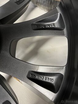 Kodiaq R19 Nová zimní sada Crater - 7