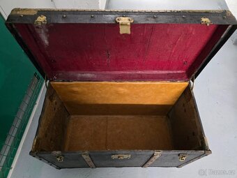 KRASNA STARÝ LODNÍ KUFR  / TRUHLA - 7