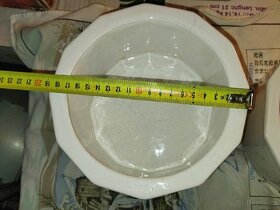 Bílé nádoby (podmiska) pro květináč s rozměry 19x9cm - 7