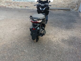 Honda Forza 125i rv. 2018 CZ doklady v ceně černá 2 - 7