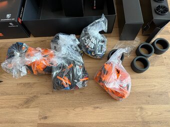 LEGO TECHNIC 42056 Porsche 911 GT3 RS - Z VÝSTAVKY - 7