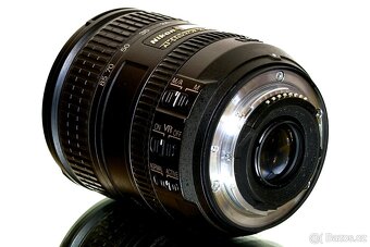 Nikon AF-S 16-85mm f/3,5-5,6 VR +UV filtr TOP STAV - 7