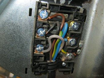 Elektrický funkční plotýnkový sporák AMICA model EE5160 - 7