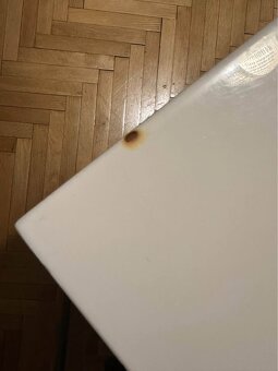 Bílý jídelní stůl - 7