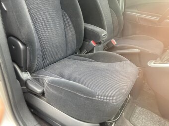 hyundai tucson interiér - sedadla - 7