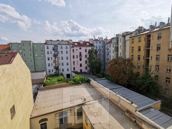 Světlý, prostorný byt 2+kk pár kroků od Letné a Stromovky - 7
