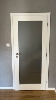 Prodám bílé interierové dveře se sklem, 80cm - 7