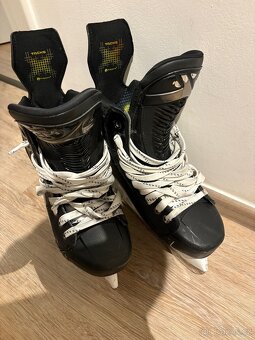 Prodám brusle CCM TACKS XF SR vel. 42 - 7