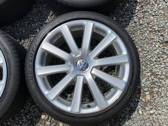 Alu orig letni sada VW Omanyt 5x112 7,5J ET49 225/40 R18 - 7