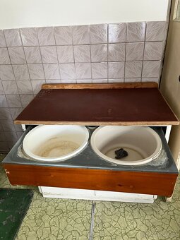 Skříně, sedací soupravy, pozůstalost - 7