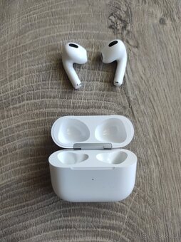 bezdrátové sluchátka Apple (3.generace) s Lightning nabíjec - 7