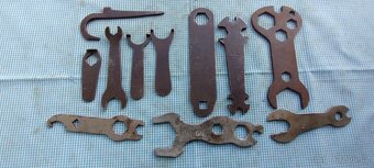 K bicyklu,staré nářadí - 7