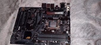 Gigabyte GA-B250-HD3P a Intel I5 6500 - 7