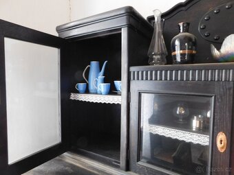 Starožitný Kredenc - 7