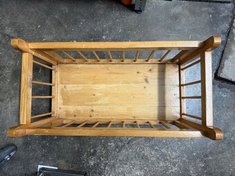 dřevěná postýlka pro panenky - 7