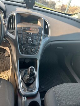 Opel Astra GTC 1.4 Turbo 103 kW - 7