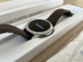 Prodám SAMSUNG Galaxy Watch 4 Classic (42 mm) LTE stříbrná - 7