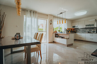 Prodej, Rodinný dům 243m2, pozemek 1303m2, Popůvky - 7
