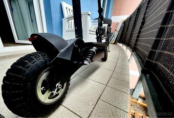 Elektrokoloběžka Nitro Scooters XE900 nová baterie - 7