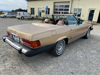 Mercedes-Benz SL 380 R107 - 7