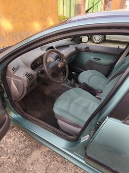 Peugeot 206 - rok 2002 / 1.1 - 44kW - 7