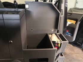 Obytná vestavba vw t5 - 7