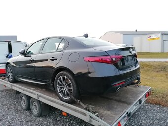 Alfa Romeo Giulia - DÍLY Z VOZU i na QV - 7
