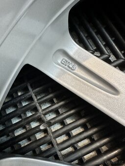 VW Golf VII - zimní orig. ALU sada Dijon 5x112 R17 - 7