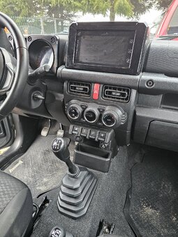 Suzuki Jimny 1.5i 4místný - 7