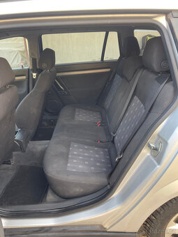 Opel Vectra C Combi 1,9CDTi 88kW rok 11/2005 - 7