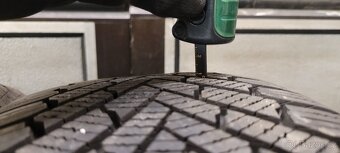 Škoda Octavia 3,alu 16',černé,zimní Continental - 7