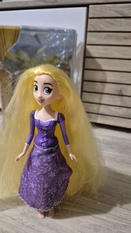 Hasbro táčející Locika - 7