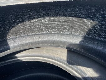 Pirelli 215/55 r17 - 7