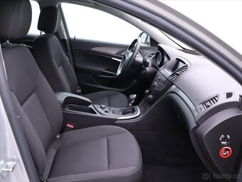 Opel Insignia 1,4 Turbo 103 kW Sports Tourer (2012) - 7
