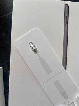 Apple iPad 10.2 (8th gen) + Apple Pencil (1st gen) - 7