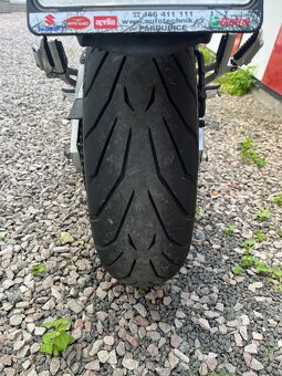 Suzuki GSR 600 - 7