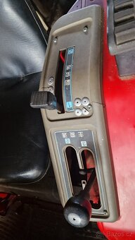 Malotraktor Yanmar s čelním nakladačem - 7