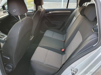 VOLKSWAGEN GOLF 1.6 TDI SERVISKA, DPH, NAVI, MOC HEZKÝ - 7