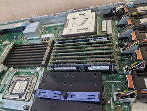 IBM x3550 M3 - 1x Xeon L5640 (6/12 jader), 86 gb RAM - 7