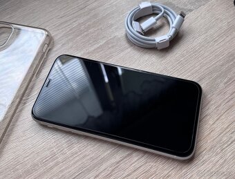 Apple iPhone 11 64gb White- zánovní Top stav, 2x kryt. - 7