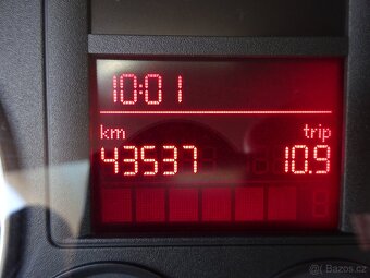 VW Golf 1.4i r.v.2005 (55 kw) 1.MAJITEL (43 000 KM) - 7