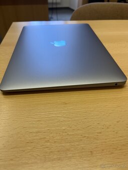 MacBook Air M1 8GB / 256GB – výborný stav - 7