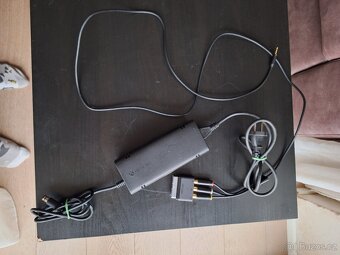 Xbox 360 + dva ovladače + Kinect - 7