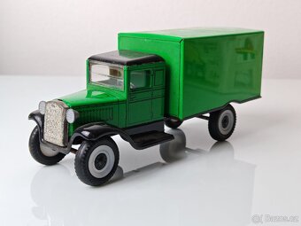 Staré plechové autíčko - 7