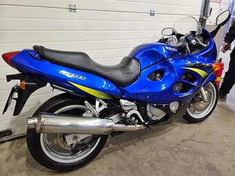 Suzuki GSX 600 F - 7