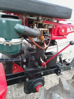 Vari malotraktor,motor Jikov,držáky,závaží,pluh, těleso - 7