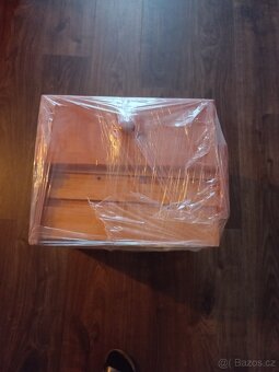 Nábytek masiv dřevo set 6ks - knihovny, komoda, stůl, postel - 7