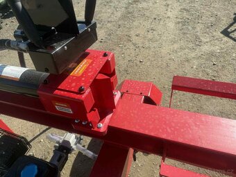 Štípačka dřeva 50T - 7