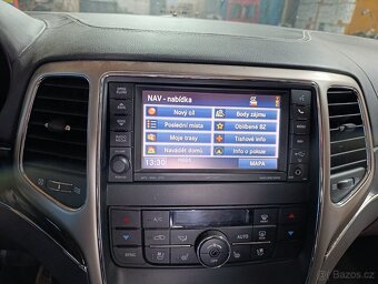 Jeep Grand Cherokee WK2 2011-2013 interiér - 7